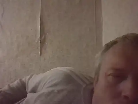 evulis1 online show from October 9, 2025, 6:28 pm