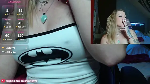 Snapshot of AnnaFalconeX chatting on March 26, 2026, 11:43 pm AnnaFalconeX online show from March 26, 2026, 11:43 pm
