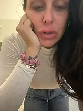 ainaht online show from March 31, 2026, 7:42 am