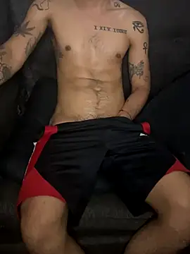 latinoxx1992 online show from September 16, 2025, 1:39 am