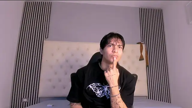 toji luxxer online show from November 28, 2025, 8:44 pm