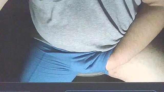 Snapshot of emr077 chatting on July 3, 2026, 1:23 am emr077 online show from July 3, 2026, 1:23 am