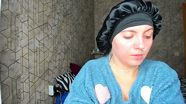 Snapshot of HOOT_ANDREEAXXX chatting on January 5, 2025, 6:56 pm HOOT ANDREEAXXX online show from January 5, 2025, 6:56 pm