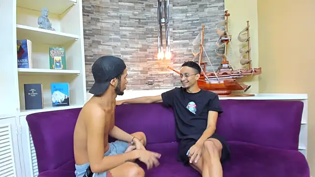 Snapshot of Juicy_Creww chatting on October 6, 2025, 10:02 am Juicy Creww online show from October 6, 2025, 10:02 am