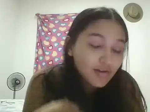 Snapshot of EimyKissx chatting on October 17, 2025, 9:28 pm EimyKissx online show from October 17, 2025, 9:28 pm