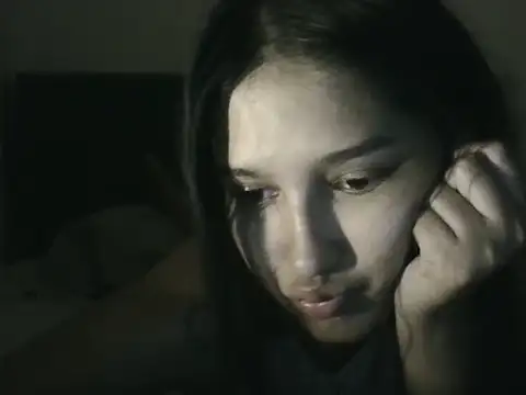 Snapshot of EimyKissx chatting on October 28, 2025, 3:32 am EimyKissx online show from October 28, 2025, 3:32 am