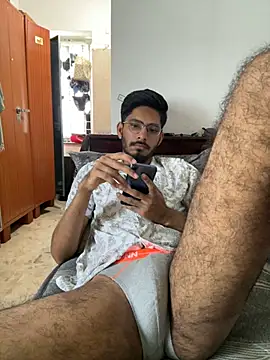 Snapshot of vikranthLong chatting on April 23, 2026, 6:14 am vikranthLong online show from April 23, 2026, 6:14 am