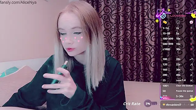 AliceNya cute online show from October 24, 2025, 4:53 am