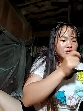 emilyzz online show from May 4, 2026, 1:51 pm