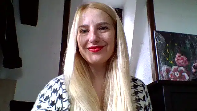 Snapshot of Yselrah chatting on October 31, 2025, 12:39 pm Yselrah online show from October 31, 2025, 12:39 pm