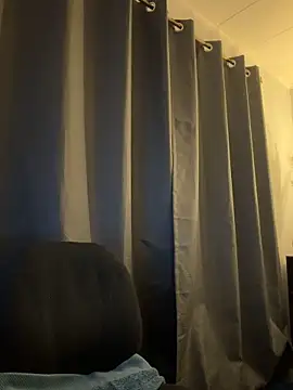 ZoeyJohnson online show from November 7, 2025, 8:25 am