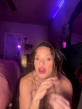 Texxaspearl online show from September 22, 2025, 11:12 am