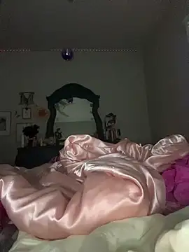 Texxaspearl online show from November 30, 2025, 1:59 pm