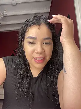 krisstenSantos online show from October 11, 2025, 12:04 pm