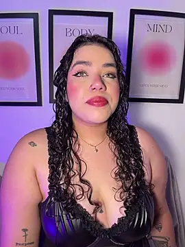 Snapshot of krisstenSantos chatting on June 10, 2026, 3:22 pm krisstenSantos online show from June 10, 2026, 3:22 pm