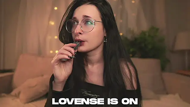 DarcyAspacio online show from February 5, 2026, 11:48 am