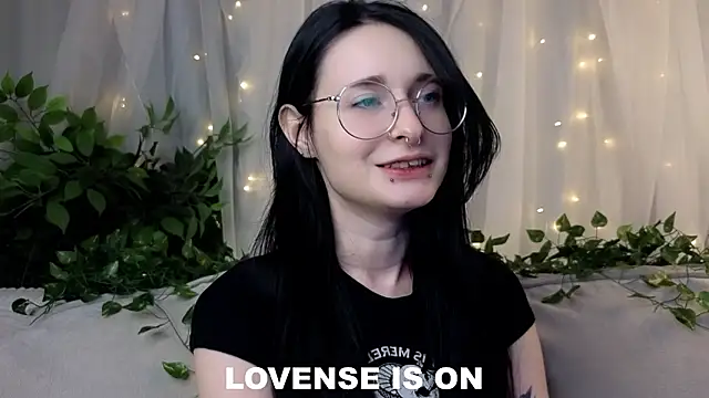 DarcyAspacio online show from February 12, 2026, 11:38 am