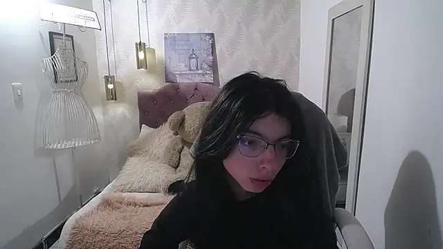 Snapshot of alllyson_ chatting on October 7, 2025, 8:06 pm alllyson online show from October 7, 2025, 8:06 pm