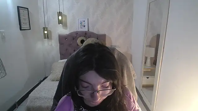 alllyson  online show from December 13, 2025, 7:53 pm