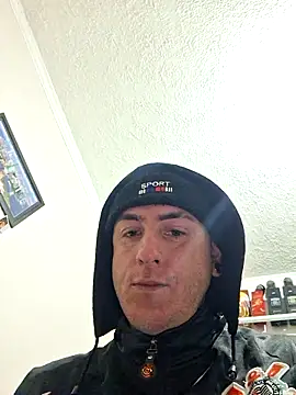 Snapshot of Bottz777 chatting on October 24, 2025, 10:00 am Bottz777 online show from October 24, 2025, 10:00 am