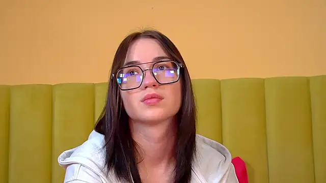 Snapshot of AnneAvery chatting on October 12, 2025, 6:23 am AnneAvery online show from October 12, 2025, 6:23 am