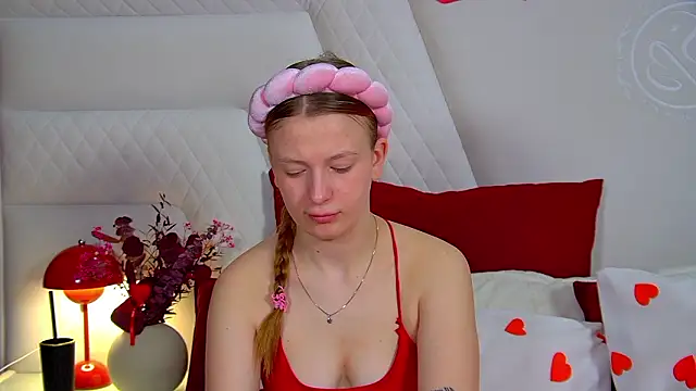 BeatriceBinoche online show from February 12, 2026, 6:52 am