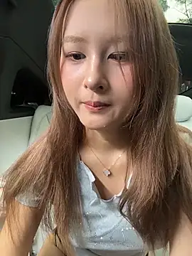 Snapshot of yuki_june chatting on June 11, 2026, 7:17 am yuki june online show from June 11, 2026, 7:17 am