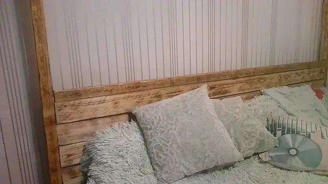 EthelsLover online show from November 20, 2025, 10:04 am