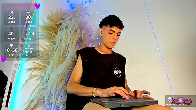 Juan twinks online show from October 6, 2025, 8:28 pm