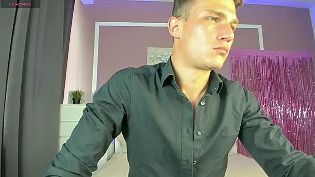 AdamGold01 online show from September 18, 2025, 8:16 am