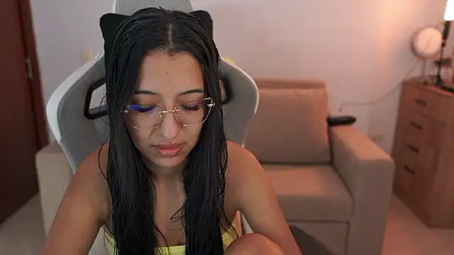 Valerygomez02 online show from March 10, 2026, 2:22 pm