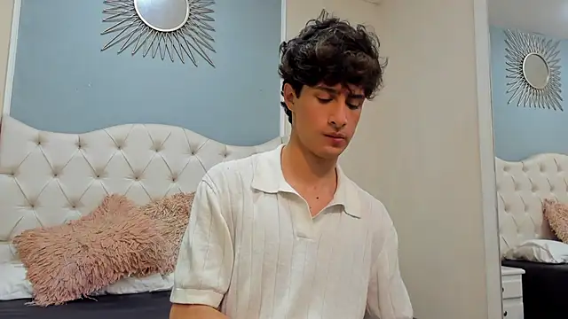 Xam Collen online show from November 25, 2025, 3:34 pm