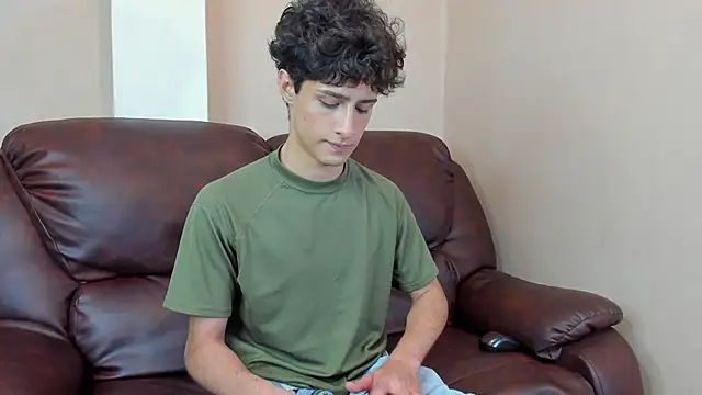 Xam Collen online show from December 14, 2025, 5:18 pm