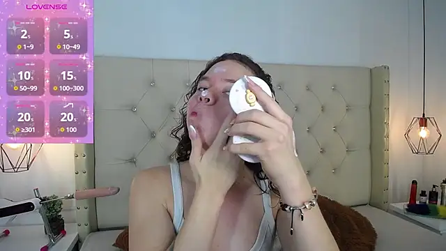 bycandy  online show from November 3, 2025, 12:28 pm