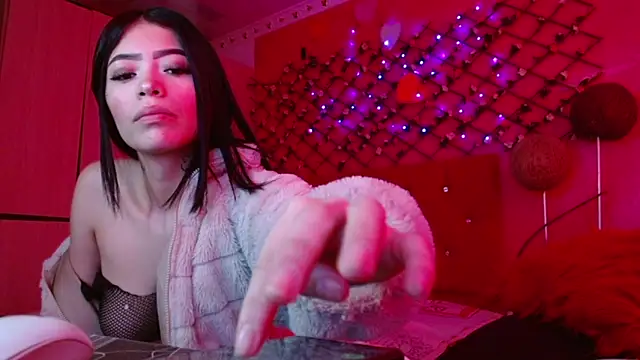 Zoe kler online show from November 4, 2025, 7:46 pm