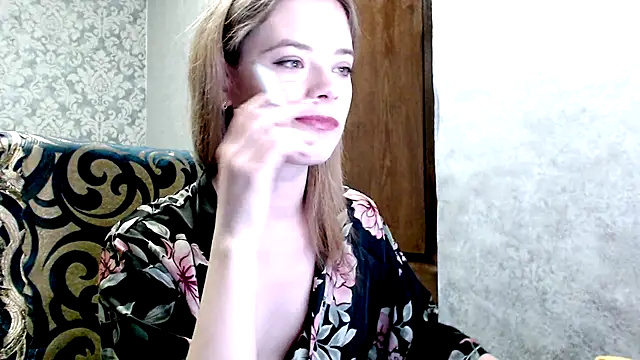 Snapshot of Kate__Loves chatting on October 10, 2025, 5:34 pm Kate Loves online show from October 10, 2025, 5:34 pm