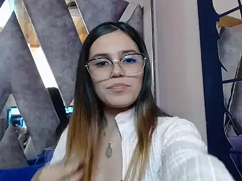 CRISTALHERRANZ online show from September 27, 2025, 1:32 am