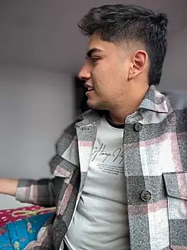 tomy hot20 online show from September 23, 2025, 9:40 pm