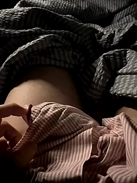 koeanboy11 online show from September 18, 2025, 4:31 pm