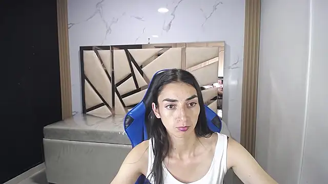 Maily a  online show from November 19, 2025, 2:55 am