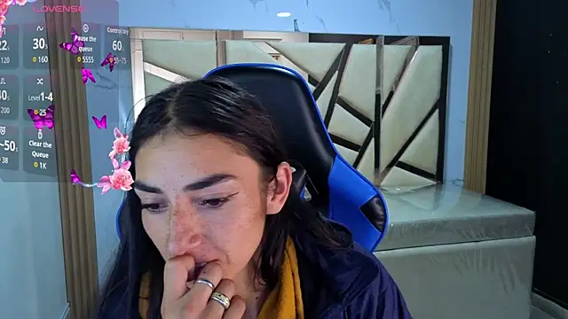 Maily a  online show from February 26, 2026, 2:43 am