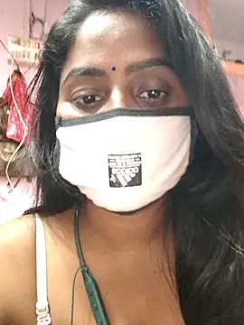 Jasmine Januja online show from November 17, 2025, 1:17 pm