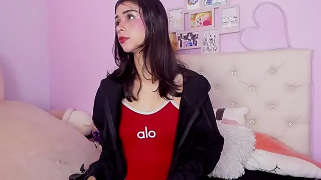 Yuni kim online show from November 7, 2025, 3:34 pm