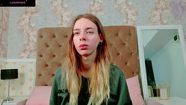 CoraVex online show from October 30, 2025, 3:41 am