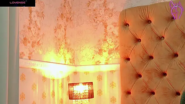 CoraVex online show from October 31, 2025, 4:35 am