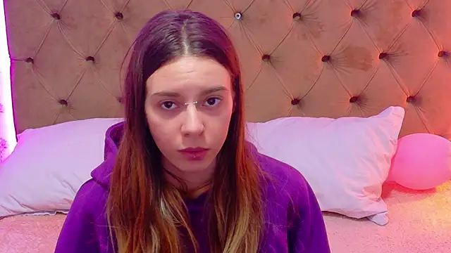 CoraVex online show from April 4, 2026, 4:11 am