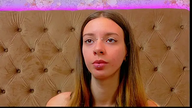 CoraVex online show from May 20, 2026, 3:56 am