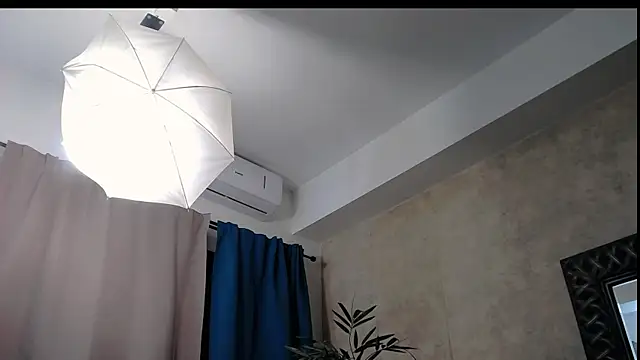 Snapshot of SaraElise chatting on May 10, 2026, 9:20 pm SaraElise online show from May 10, 2026, 9:20 pm