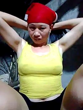 donna-bae online show from April 15, 2026, 12:23 pm