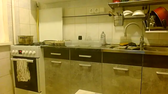 Squirtybaby0229 online show from November 29, 2025, 6:00 pm